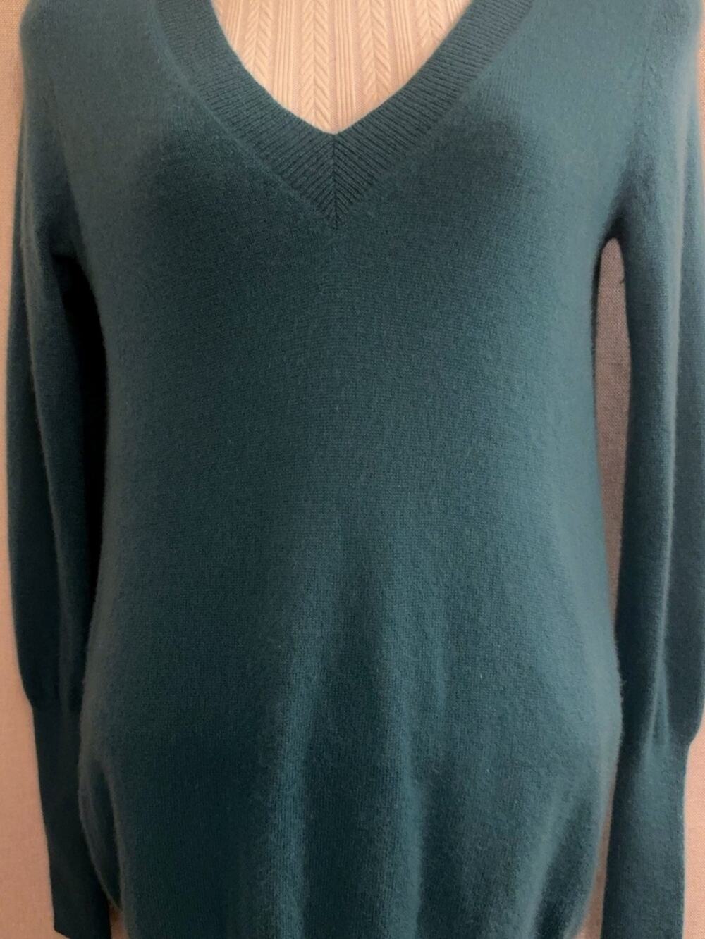 💙 J.Crew Italian Cashmere V-Neck Sweater • Deep Teal 🌲